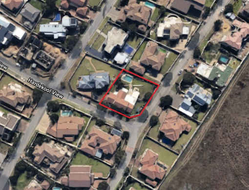 A red square highlights a specific area in a residential neighborhood.