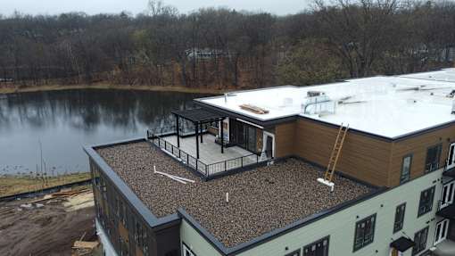 The Lakes of Mahtomedi Lakeside Deck
