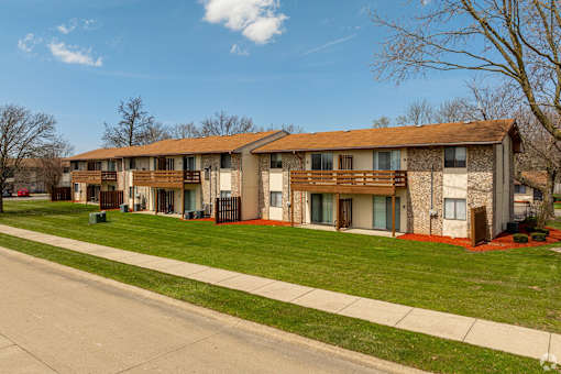 Green Space Walking Trails at Black Hawk Apartments, Fort Wayne, IN, Indiana