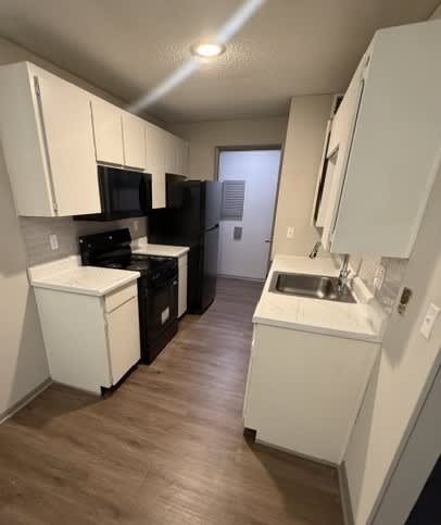RENOVATED PREMIUM KITCHEN