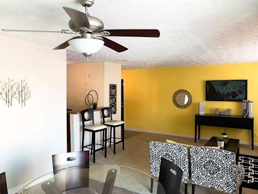 Living Room With TV at Sienna Ridge, Atlanta, Georgia