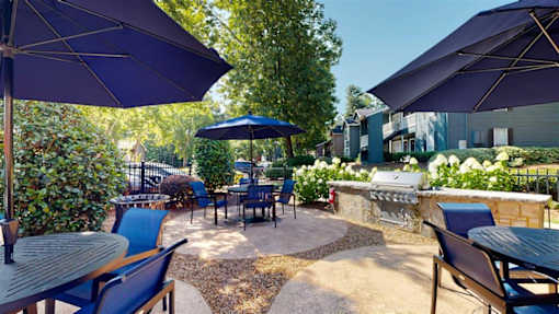 Grill And Patio at Breckinridge Vue, Duluth, 30096