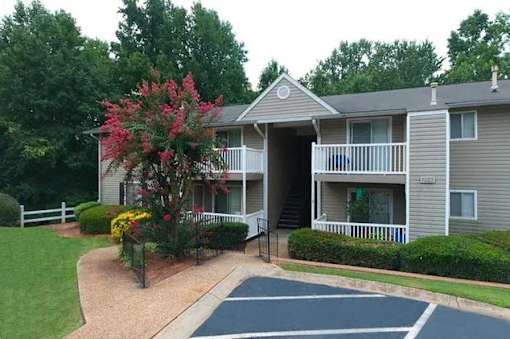 Building Exterior at Spalding Vue, Georgia