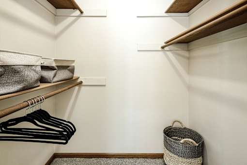 Large Closet at The Pointe, Nebraska