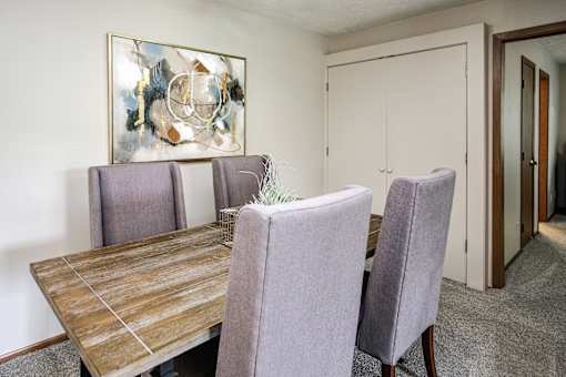 Dining Room at The Pointe, LaVista, Nebraska