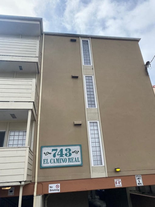 A building with a sign that says