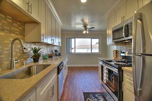 Efficient Appliances In Kitchen at Californian, Mountain View, CA