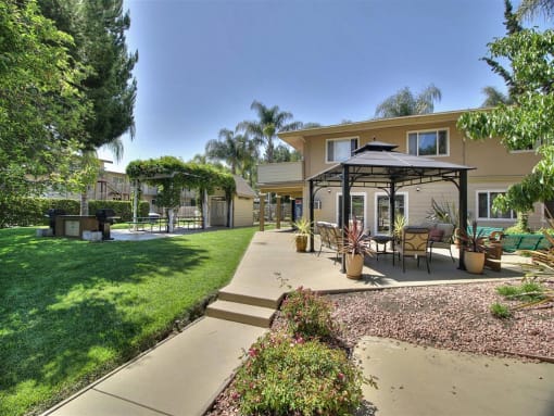 Courtyard With Garden Space at The Arbors at Mountain View, Mountain View, CA, 94040