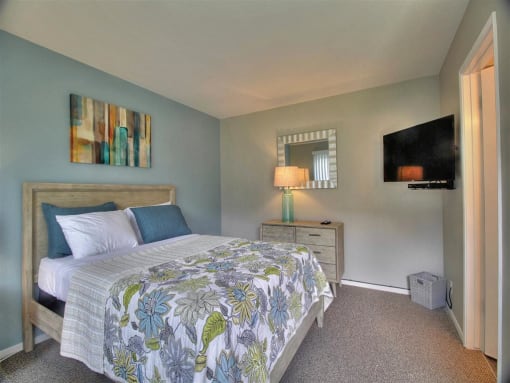 Spacious Bedroom With Comfortable Bed at Balboa Apartments, Sunnyvale, 94086