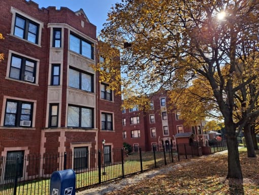 8201 S Michigan