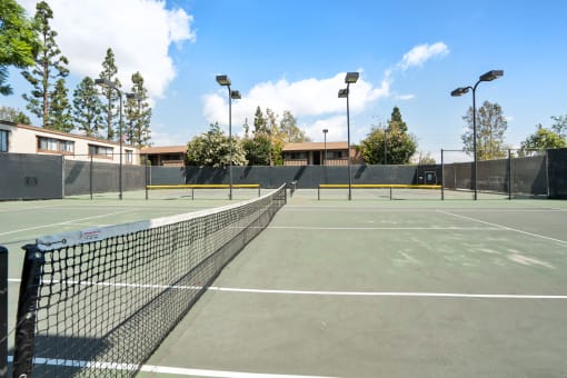 the tennis courts at the preserve at ballantyne commons