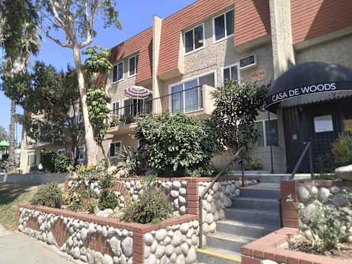 Front entrance- Casa De Woods.