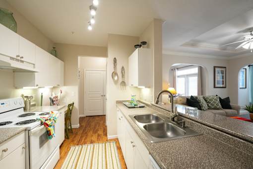 Harbor Cove Apartments Kitchen