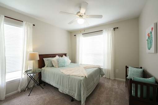 Harbor Cove Apartments Bedroom