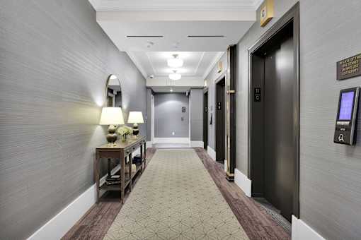 The Residences at Barnett | Downtown Jacksonville | Apartment Floor Lobby