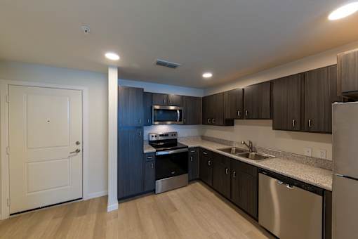 Emery Cove Apartments | Tallahassee, FL | Fully Equipped Kitchens
