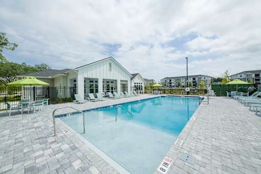 Madison Palms | Jacksonville, FL | Swimming Pool with Sundeck