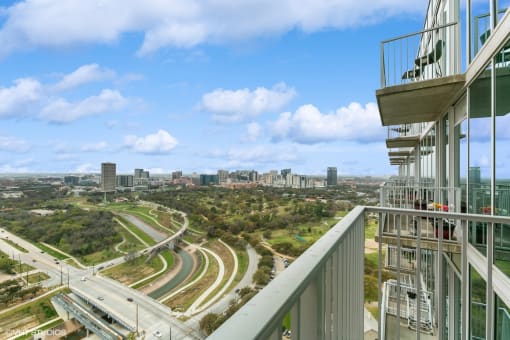 Private Terraces with Stunning Views of Hermann Park and The Medical Center