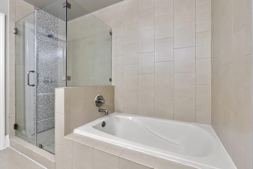 Allure Hermann Park | Penthouse Bathroom