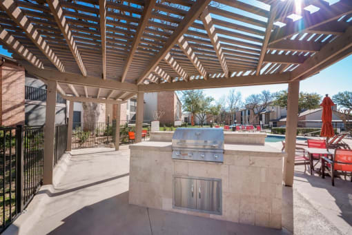 Horizons at Sunridge II Pool and Grilling Area