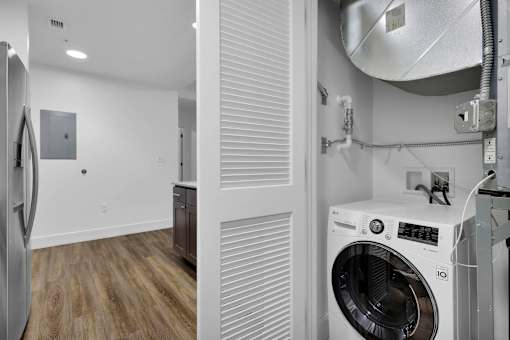 The Residences at Barnett | Downtown Jacksonville | Washer & Dryer