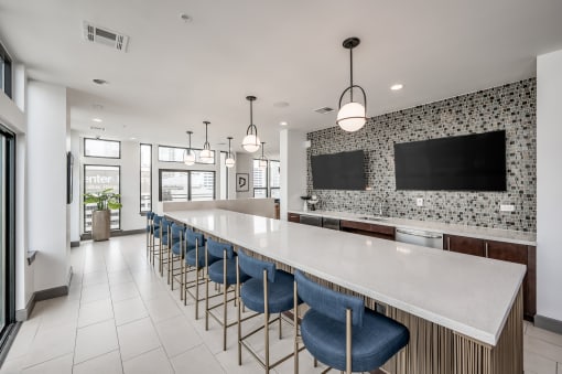 Skylounge with Epicurean Kitchen, Bistro Seating and Exquisite Views of Downtown