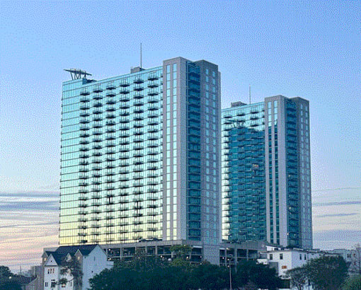 High-rise building at Allure Hermann Park, near Houston Medical Center in Houston, TX