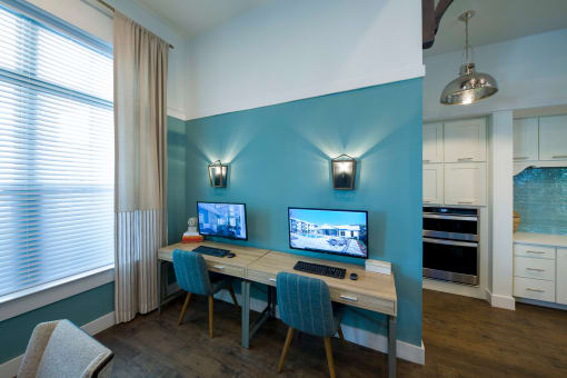 Landon Preserve Internet Cafe