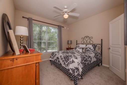 Harbor Cove Apartments Kitchen Bedroom