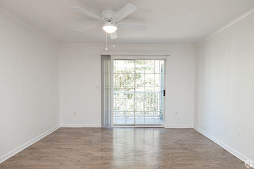 Living Room | Pines at Warrington | Pensacola, FL