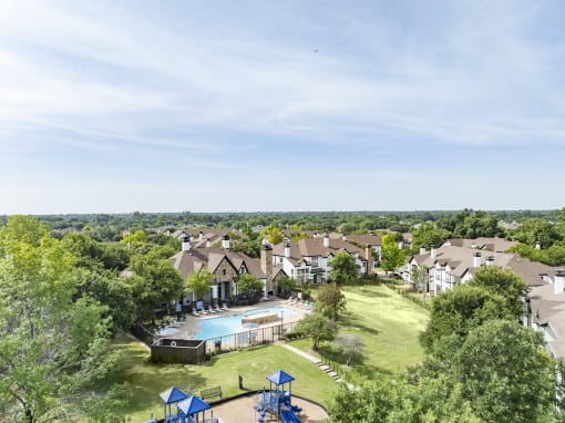 Mature landscaping at Villas of Vista Ridge