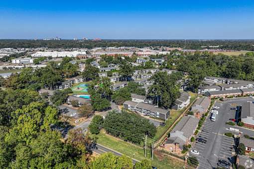 A bird's eye view of Maplewood apartments in Shreveport, LA.