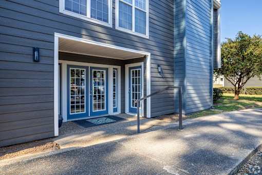 Entrance to leasing office at Maplewood apartments in Shreveport, LA.