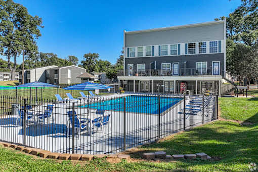 View of the entire pool area behind the leasing office at Maplewood apartments in Shreveport, LA.