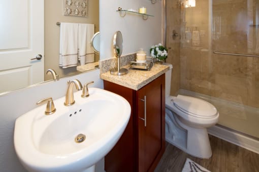 bathroom with pedestal sink