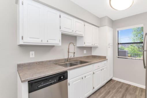 Apartment Kitchen at Miramonte Apartments, Scottsdale, AZ, 85250