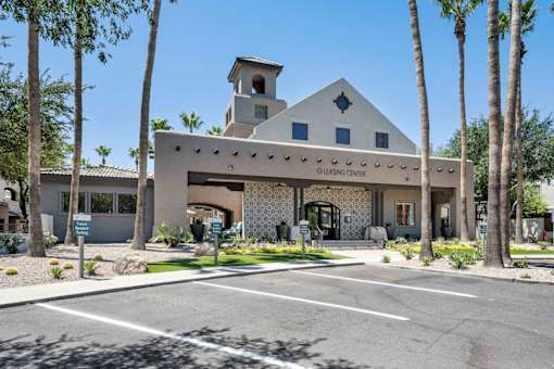 Exterior Landscape at Lazo Apartment Homes, Chandler, AZ  