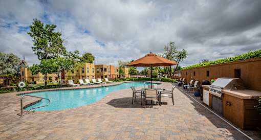 Outdoor barbecue and grills at apartments Los Alamos NM