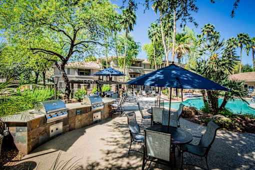 BBQ & Picnic Area at Glendale AZ Apartments For Rent