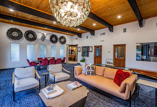 Santa Fe Apartments near Mall with Cozy resident clubhouse