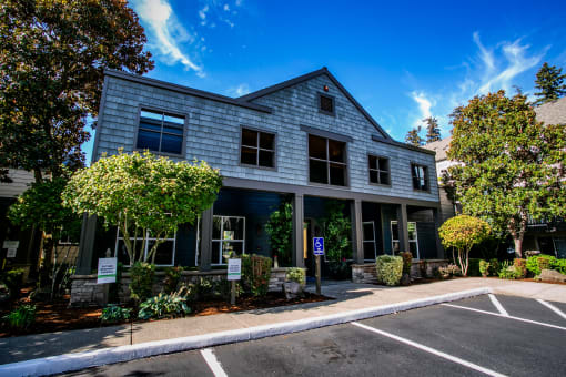 Cozy Resident Clubhouse at Hillsboro Apartment Near Intel Hillsboro