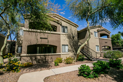 Beautiful Landscaping at Apartments in Happy Valley AZ