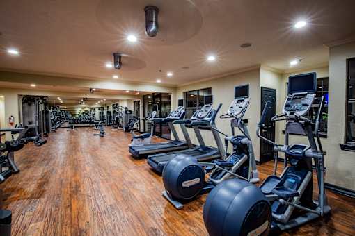 Dallas Apartments for Rent with Large Gym