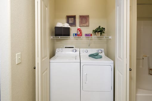 Apartments near Tolleson Arizona with Full Size Washer and Dryer