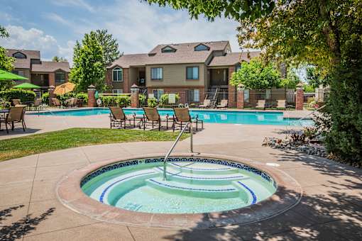 Hot Tub Spa at Best Apartments Salt Lake City
