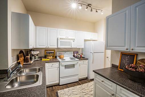 Downtown Thornton CO Apartments with Full Kitchen with Microwave and Dishwasher