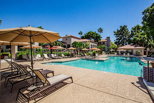 Sundeck at Best Apartments in Scottsdale
