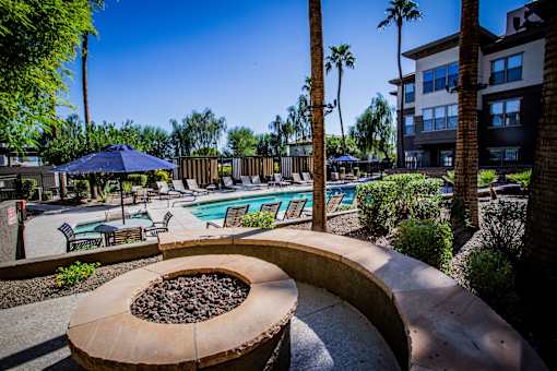 North Phoenix Apartments for Rent with Cozy Outdoor Fire Pit