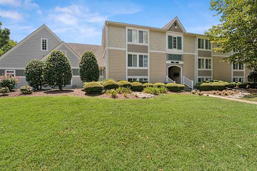 Green Lawn at Linkhorn Bay Apartments, Virginia Beach, 23451