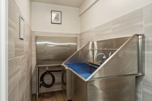 pet spa at The Lafayette Apartments, Colonial Place, Norfolk